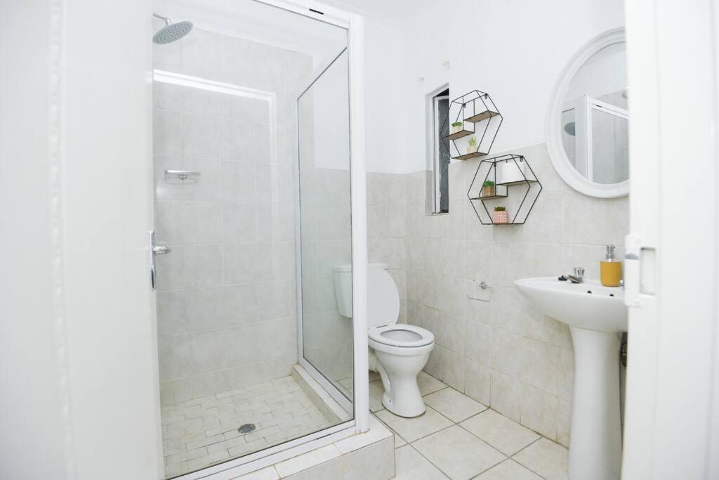 Comfy Hatfield Appartment Претория Екстериор снимка