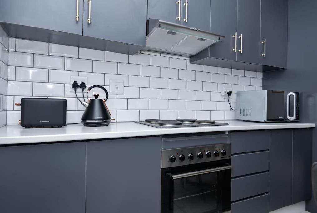 Comfy Hatfield Appartment Претория Екстериор снимка