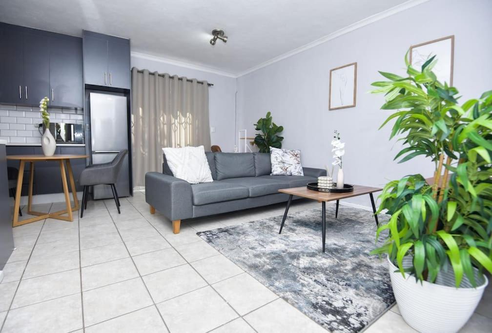 Comfy Hatfield Appartment Претория Екстериор снимка